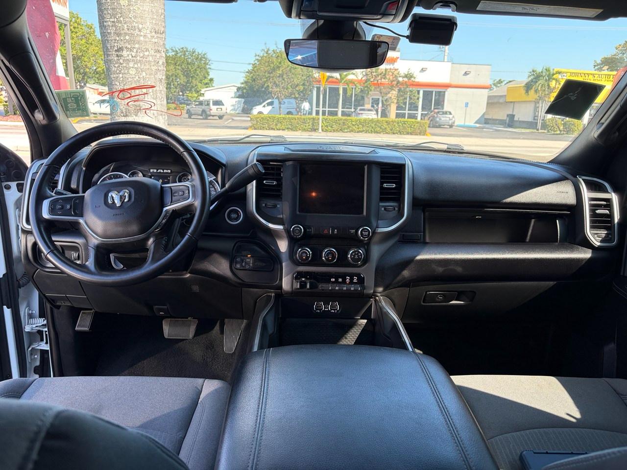 RAM 2500 Tradesman Crew Cab SWB 4WD 2024