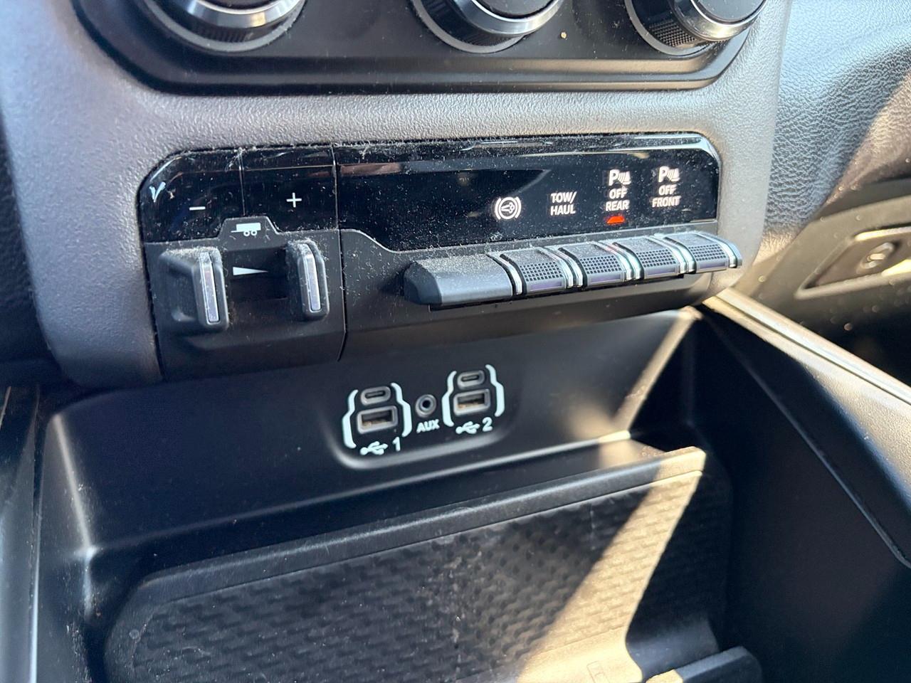 RAM 2500 Tradesman Crew Cab SWB 4WD 2024