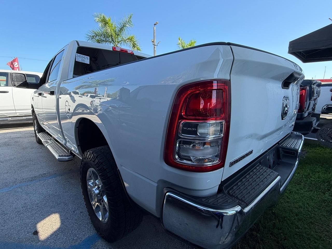 RAM 2500 Tradesman Crew Cab SWB 4WD 2024