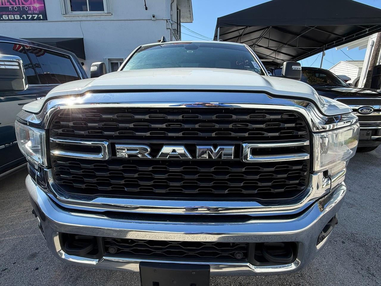 RAM 2500 Tradesman Crew Cab SWB 4WD 2024