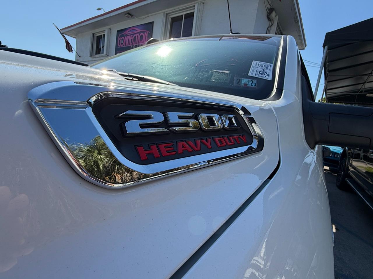 RAM 2500 Tradesman Crew Cab SWB 4WD 2024