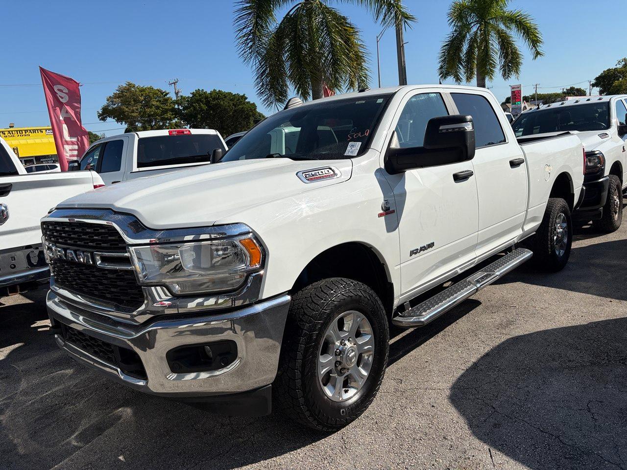 RAM 2500 Tradesman Crew Cab SWB 4WD 2024