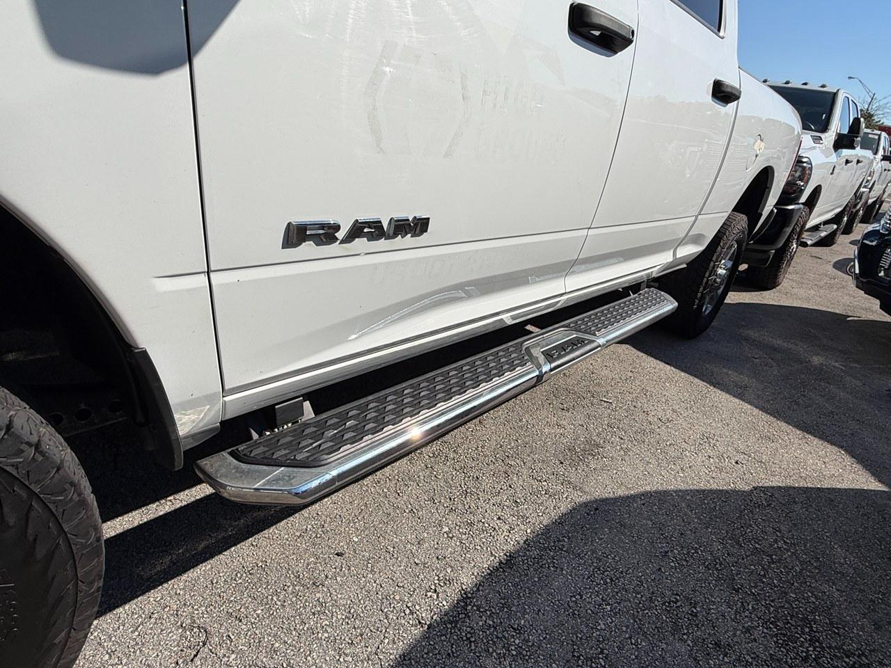 RAM 2500 Tradesman Crew Cab SWB 4WD 2024