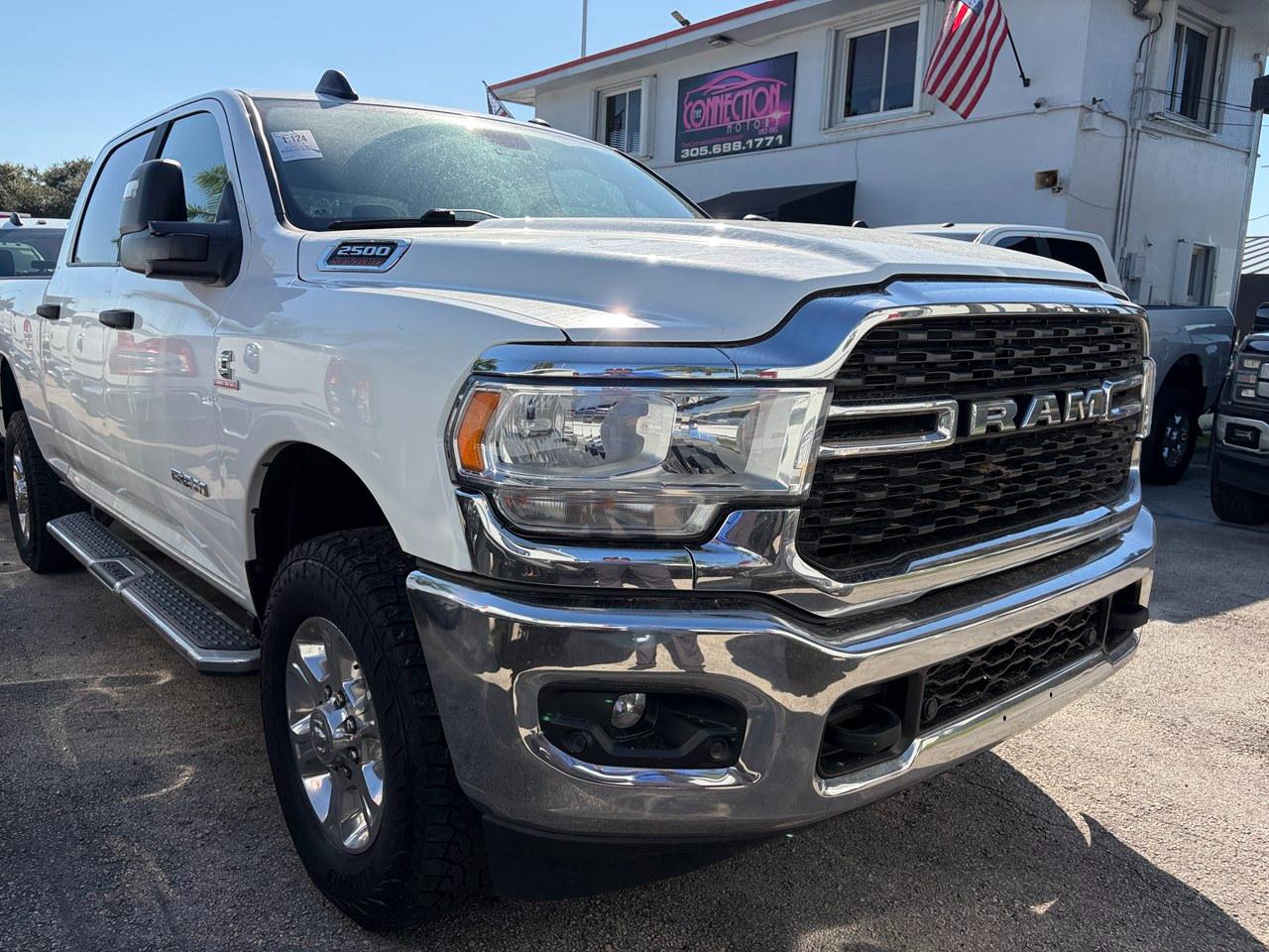 RAM 2500 Tradesman Crew Cab SWB 4WD 2024
