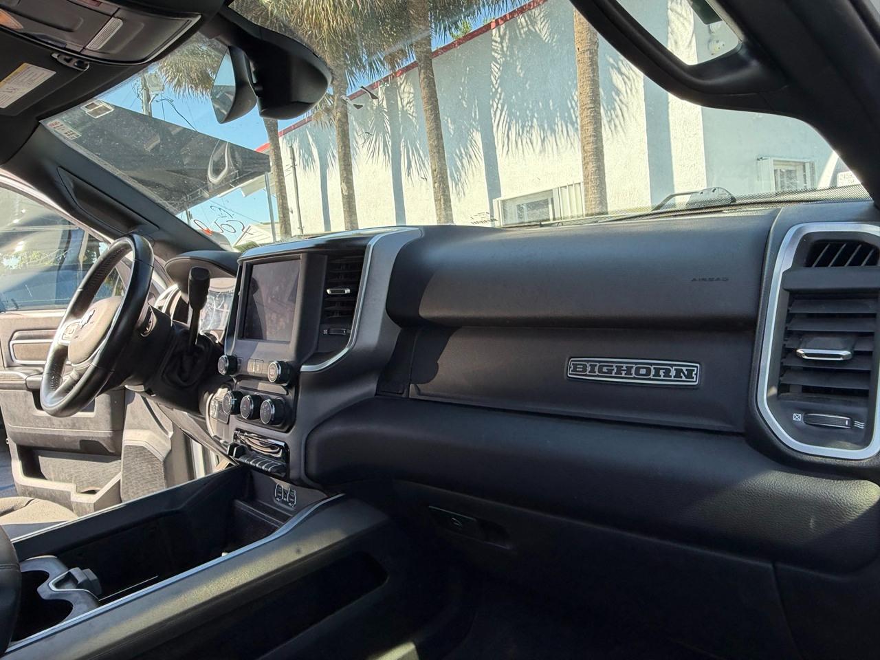 RAM 2500 Tradesman Crew Cab SWB 4WD 2024