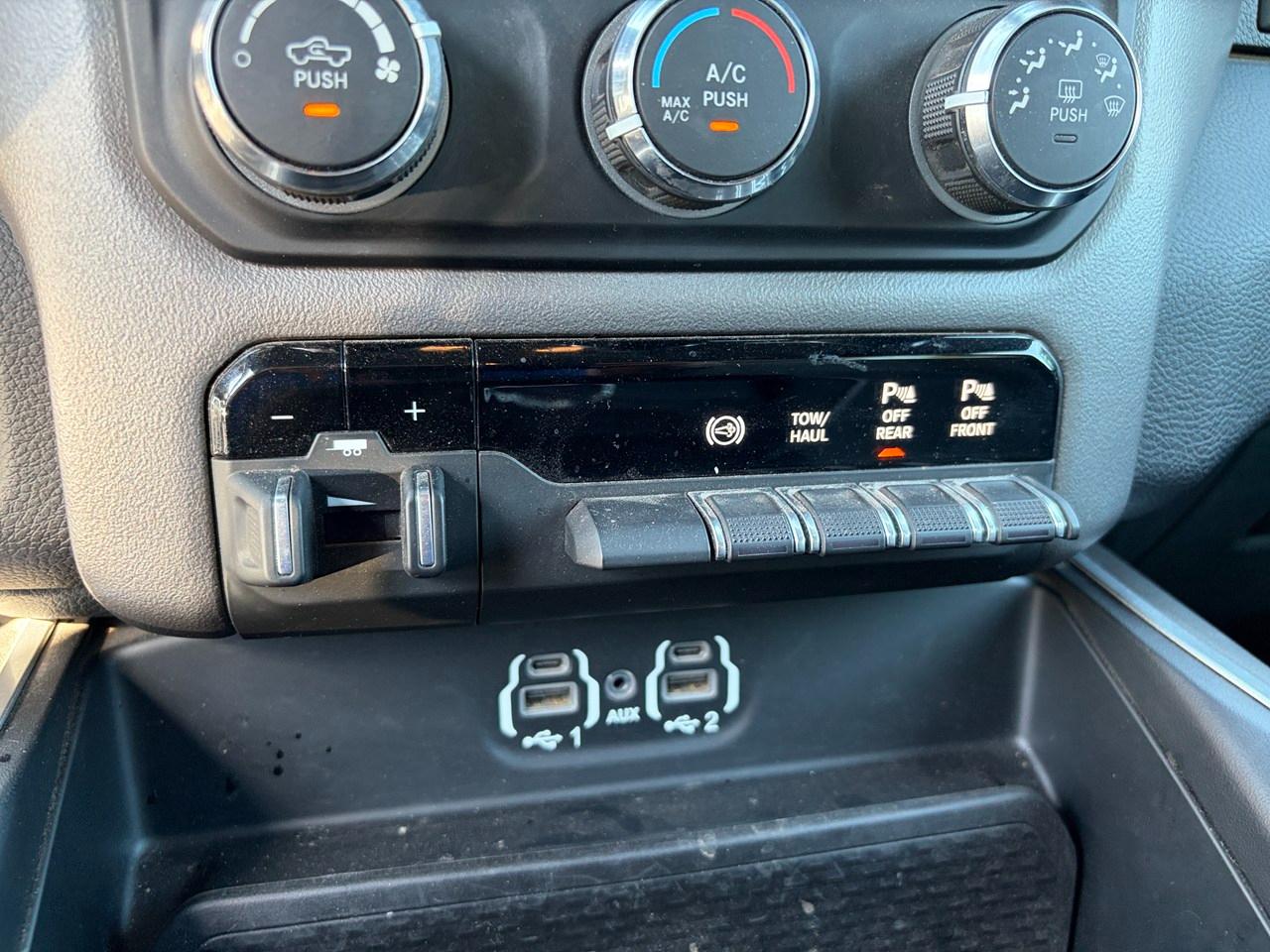 RAM 2500 Tradesman Crew Cab SWB 4WD 2024