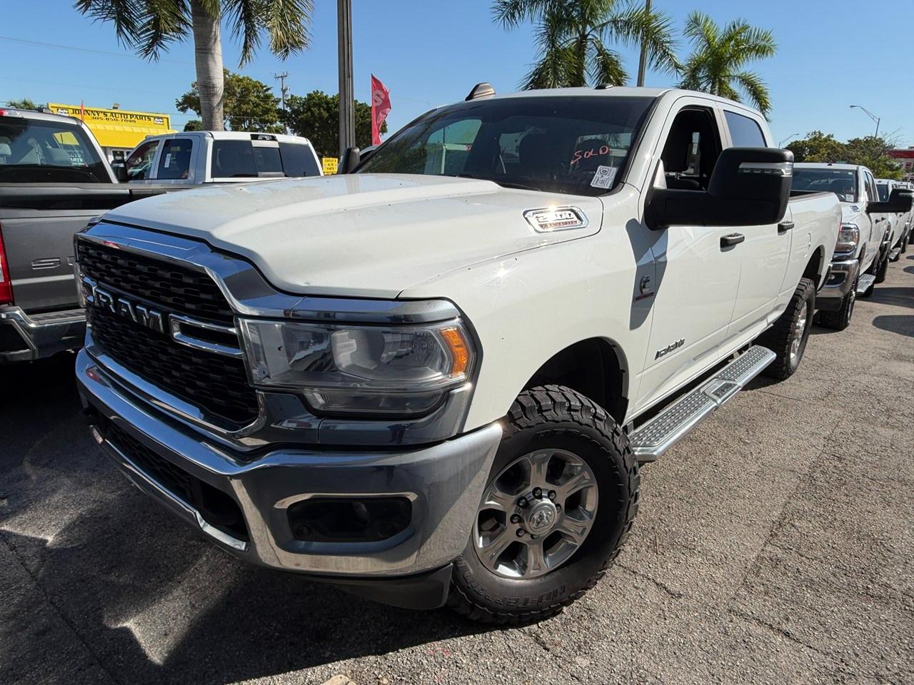 RAM 2500 Tradesman Crew Cab SWB 4WD 2024
