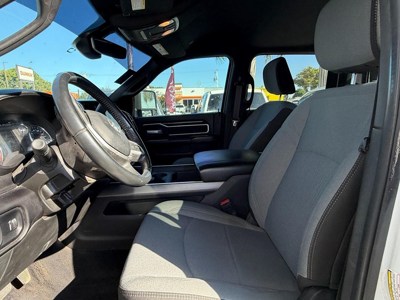RAM 2500 Tradesman Crew Cab SWB 4WD 2024