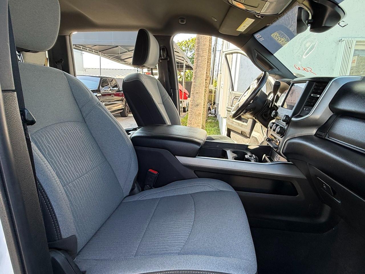 RAM 2500 Tradesman Crew Cab SWB 4WD 2024