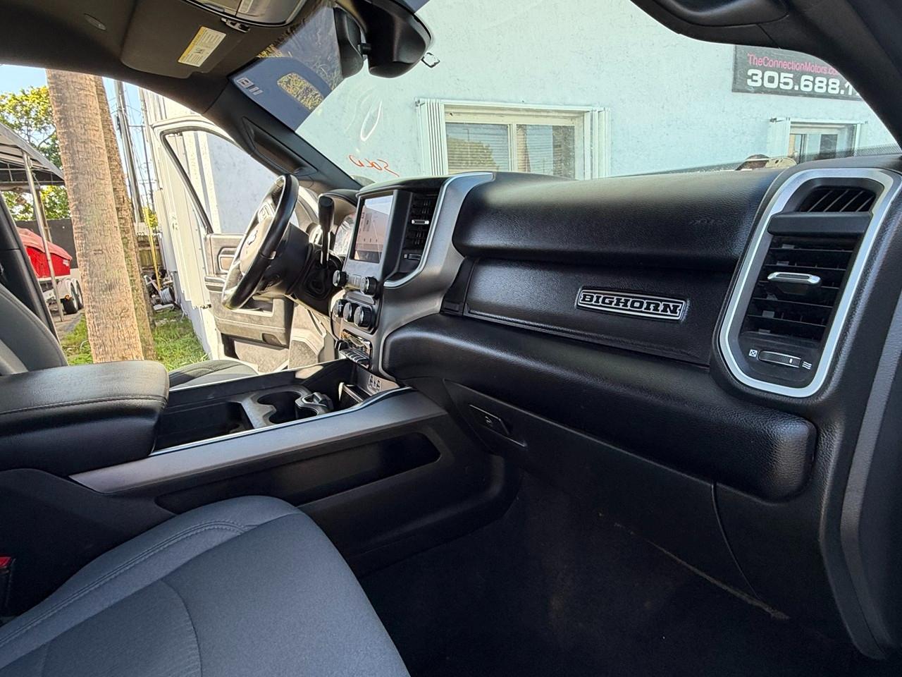 RAM 2500 Tradesman Crew Cab SWB 4WD 2024