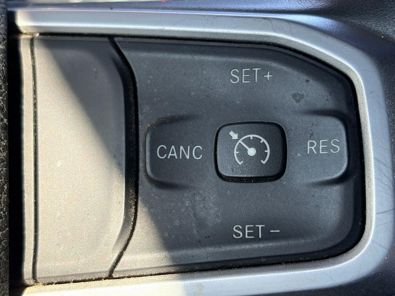 RAM 2500 Tradesman Crew Cab SWB 4WD 2024