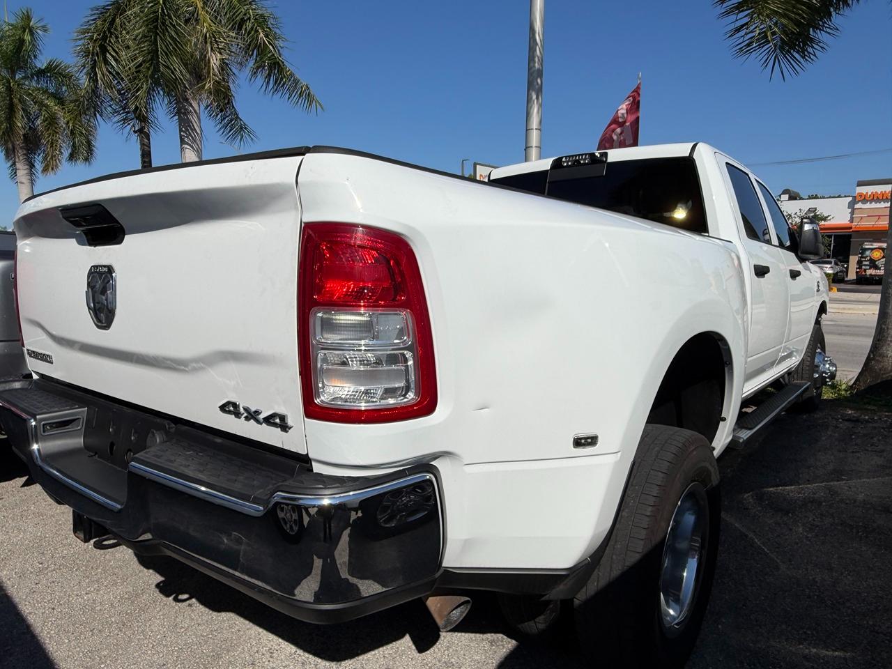 RAM 3500 Tradesman Crew Cab 4WD DRW 2024