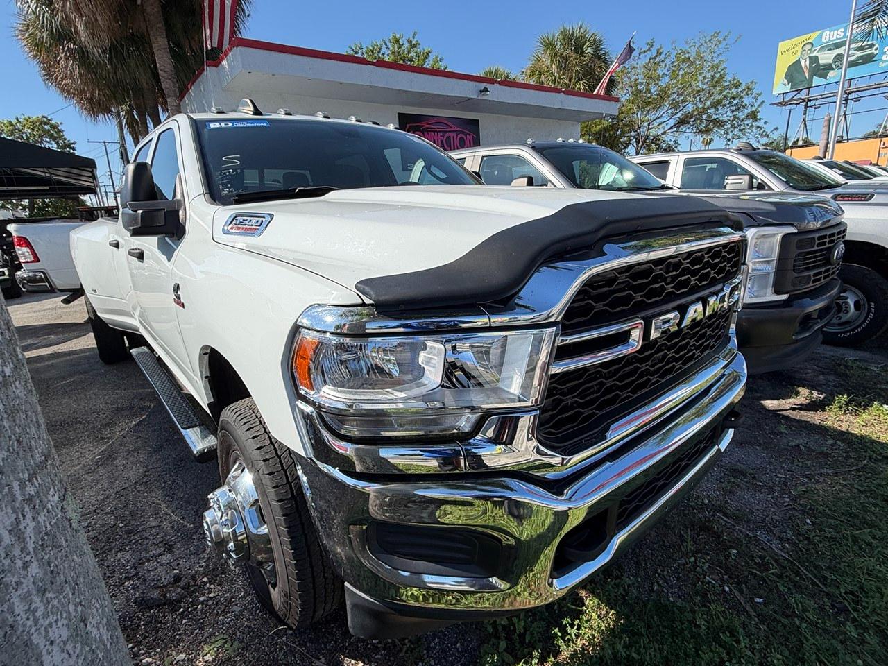 RAM 3500 Tradesman Crew Cab 4WD DRW 2024