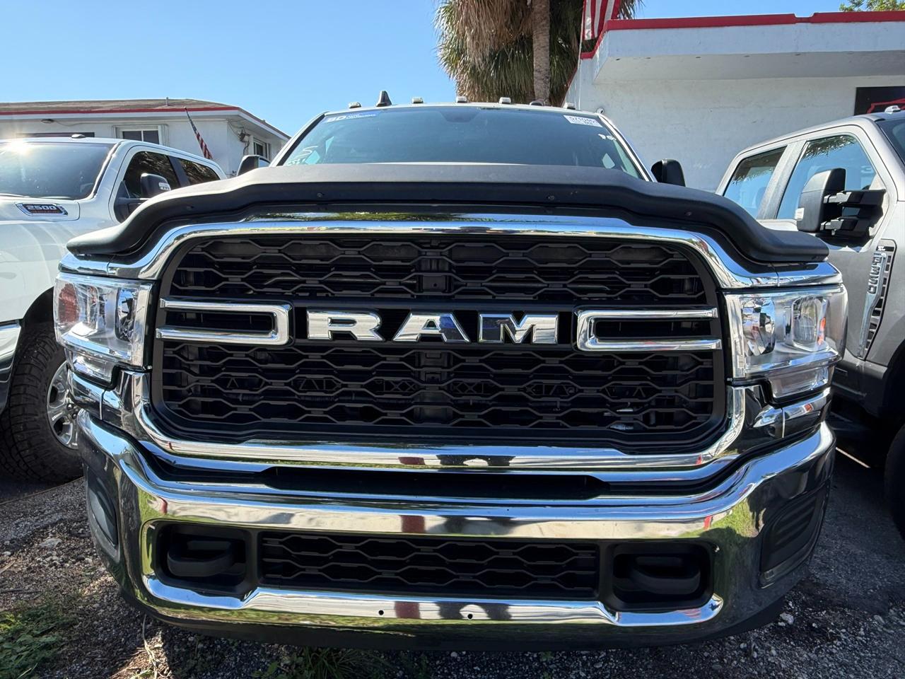 RAM 3500 Tradesman Crew Cab 4WD DRW 2024