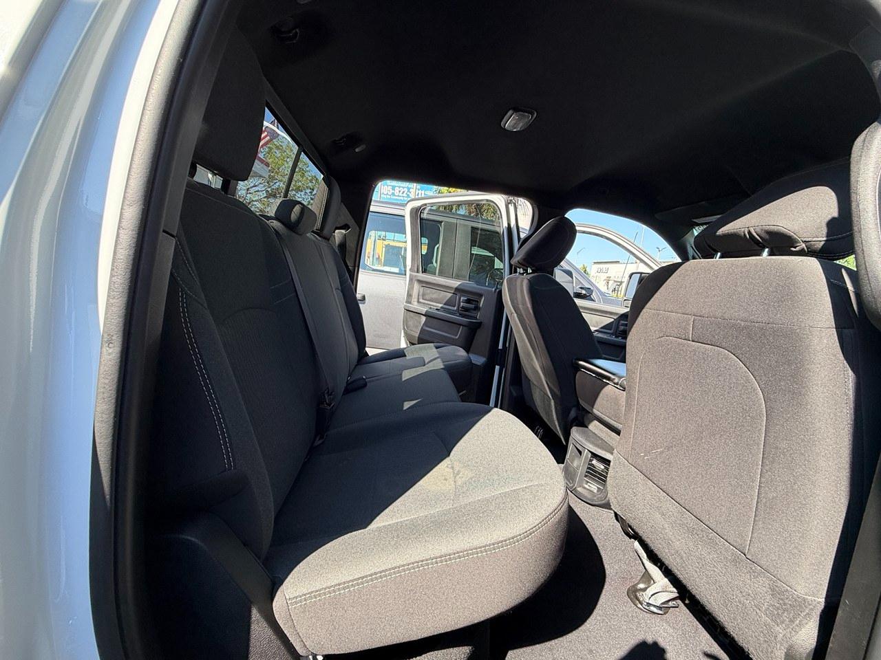 RAM 3500 Tradesman Crew Cab 4WD DRW 2024