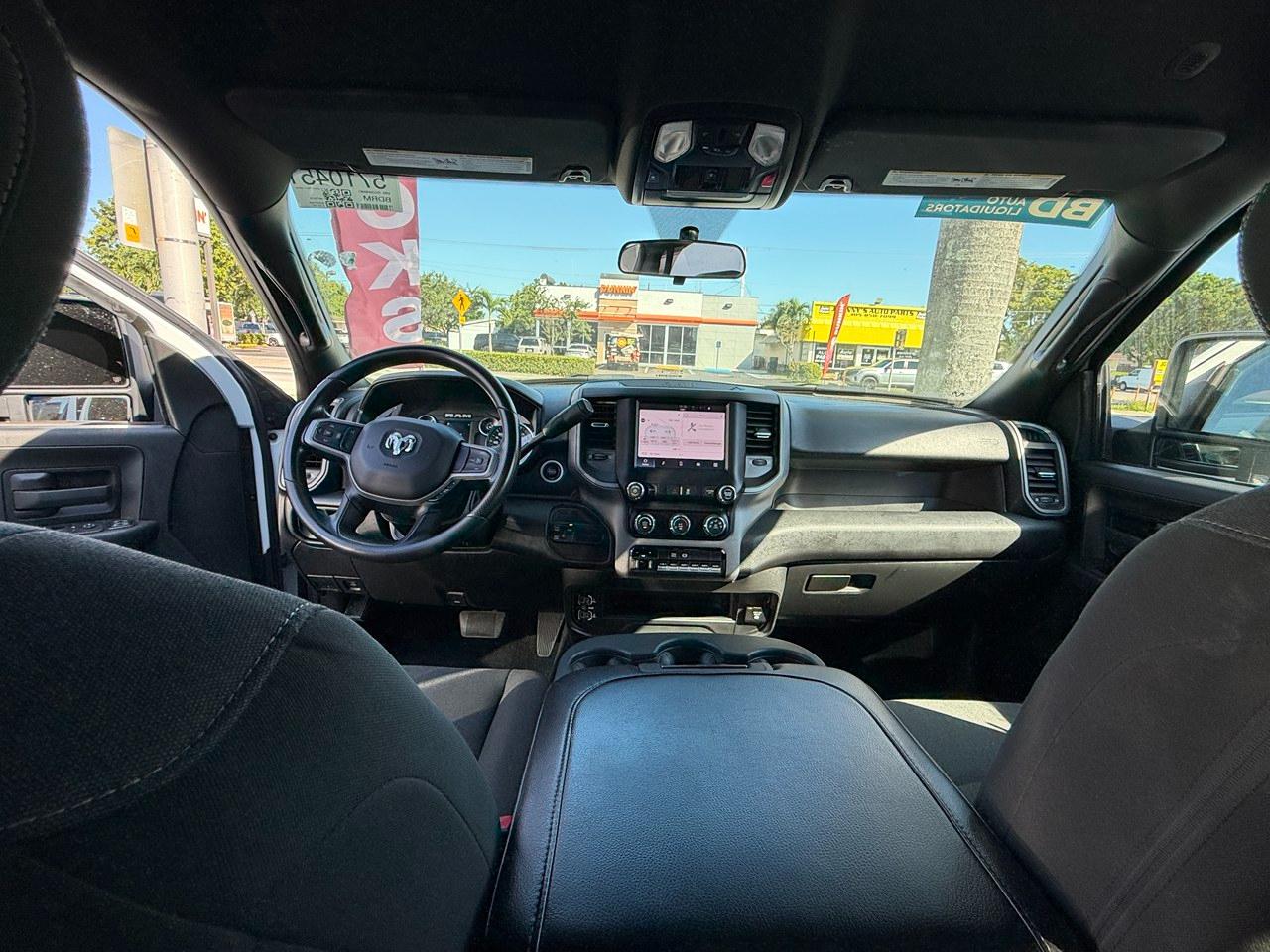 RAM 3500 Tradesman Crew Cab 4WD DRW 2024