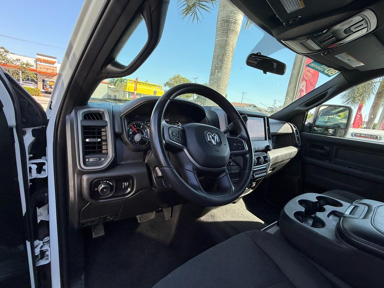 RAM 3500 Tradesman Crew Cab 4WD DRW 2024