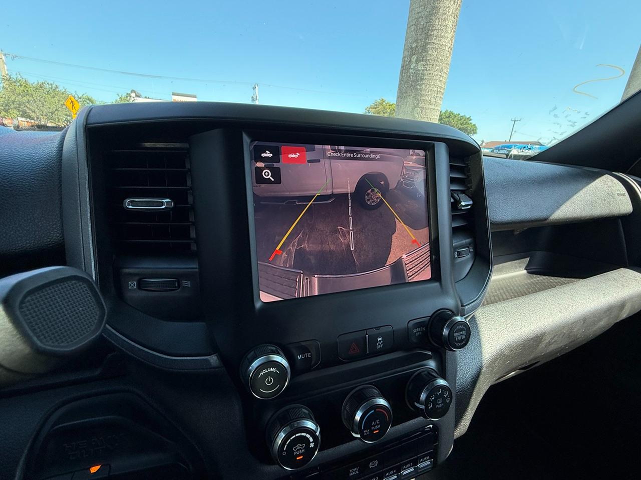 RAM 3500 Tradesman Crew Cab 4WD DRW 2024