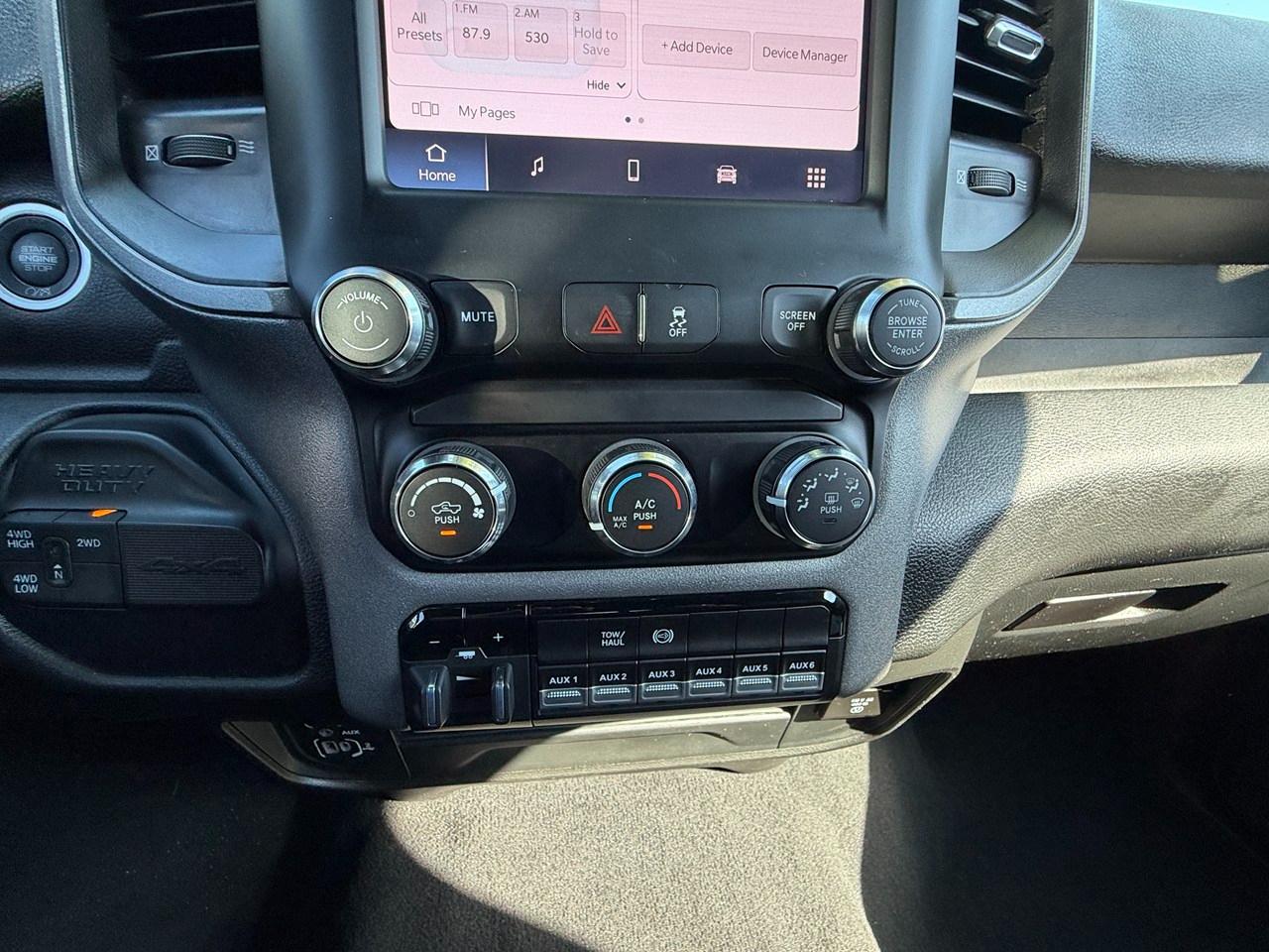 RAM 3500 Tradesman Crew Cab 4WD DRW 2024