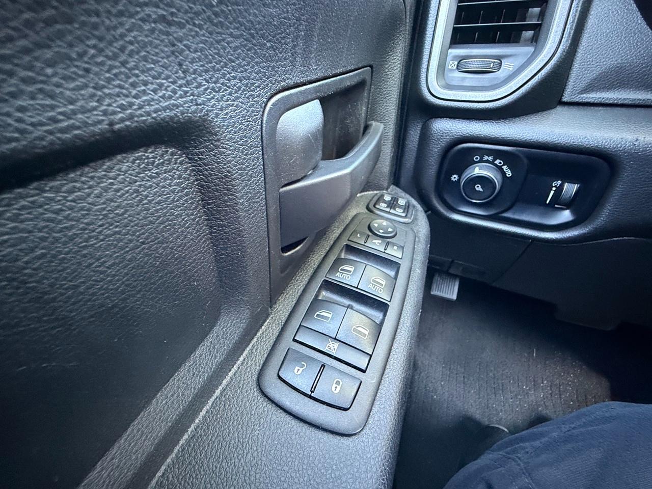 RAM 3500 Tradesman Crew Cab 4WD DRW 2024