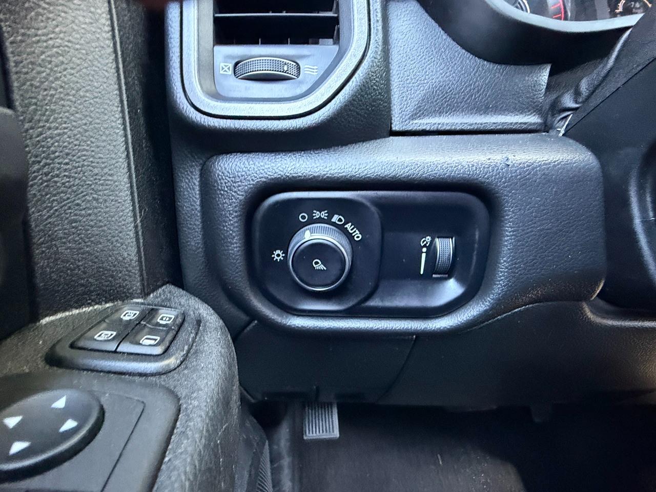 RAM 3500 Tradesman Crew Cab 4WD DRW 2024
