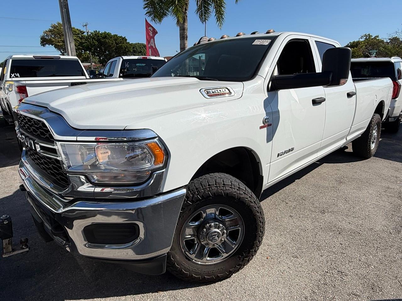 RAM 3500 Tradesman Crew Cab 4WD 2022