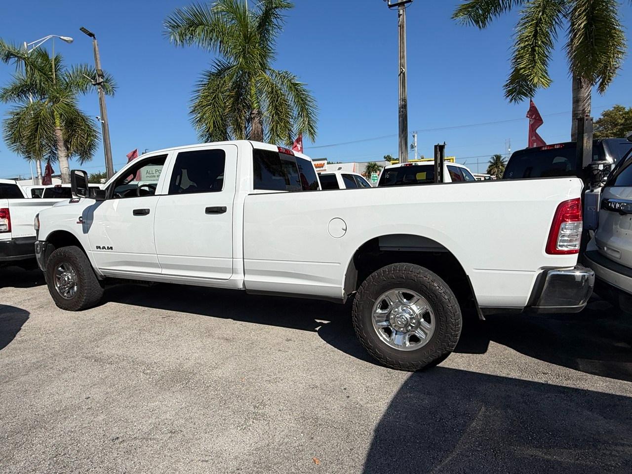 RAM 3500 Tradesman Crew Cab 4WD 2022