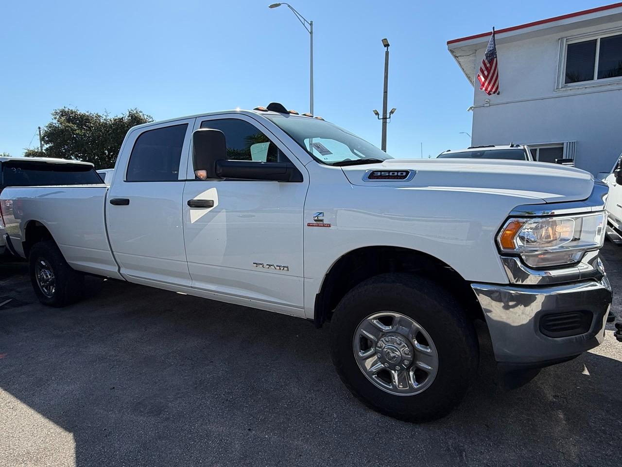 RAM 3500 Tradesman Crew Cab 4WD 2022