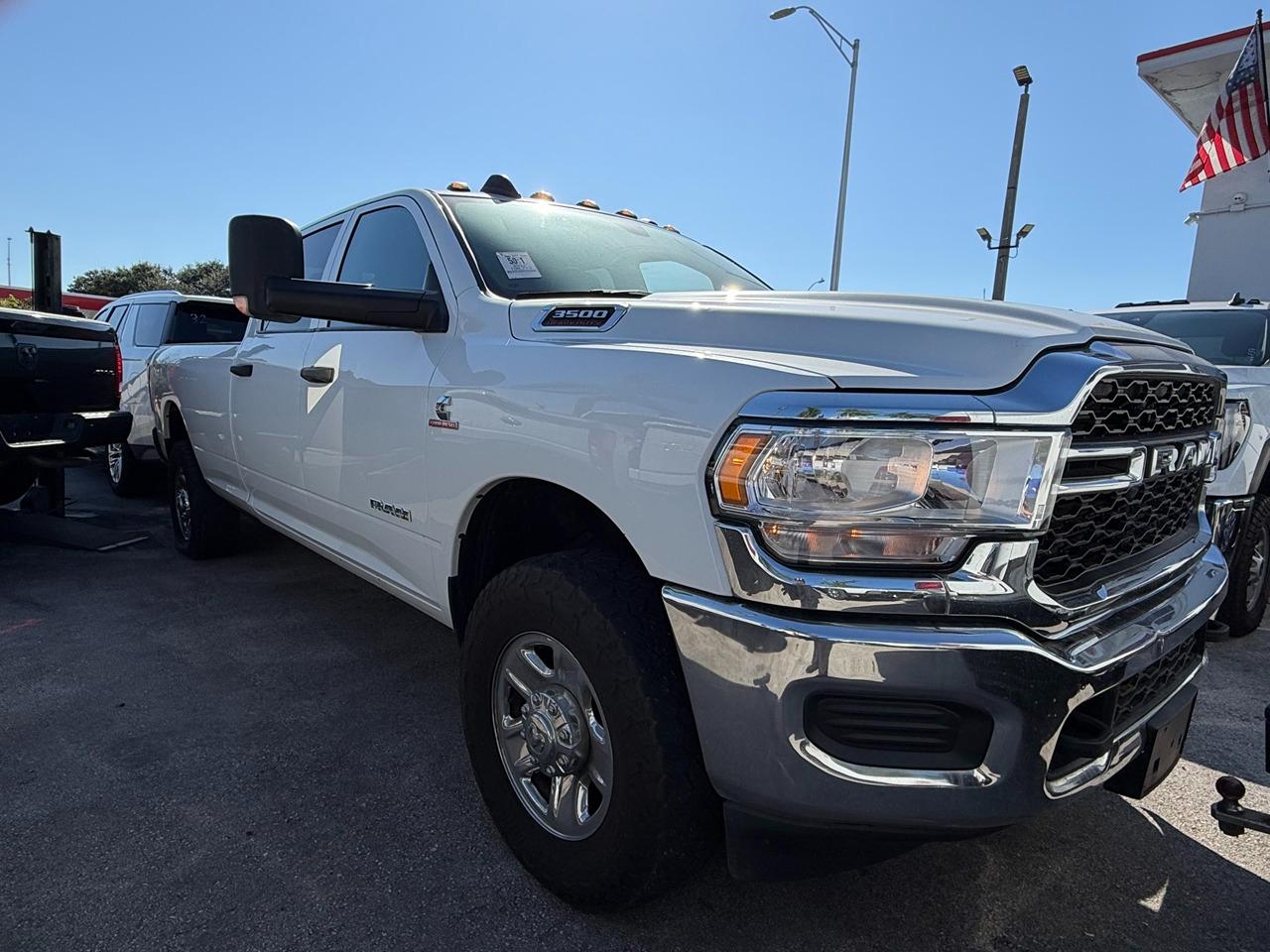 RAM 3500 Tradesman Crew Cab 4WD 2022
