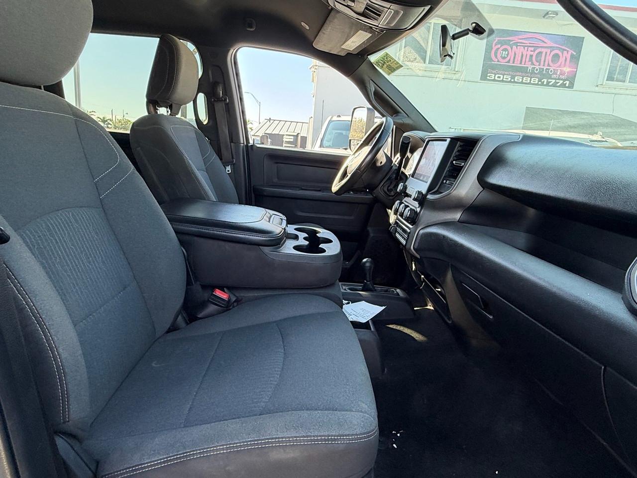 RAM 3500 Tradesman Crew Cab 4WD 2022
