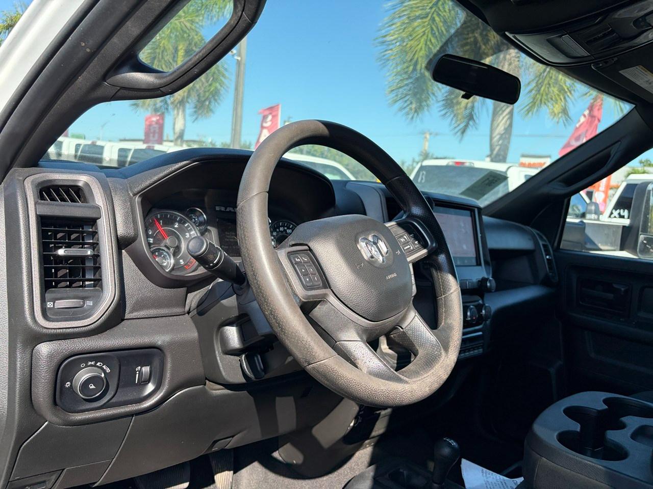 RAM 3500 Tradesman Crew Cab 4WD 2022