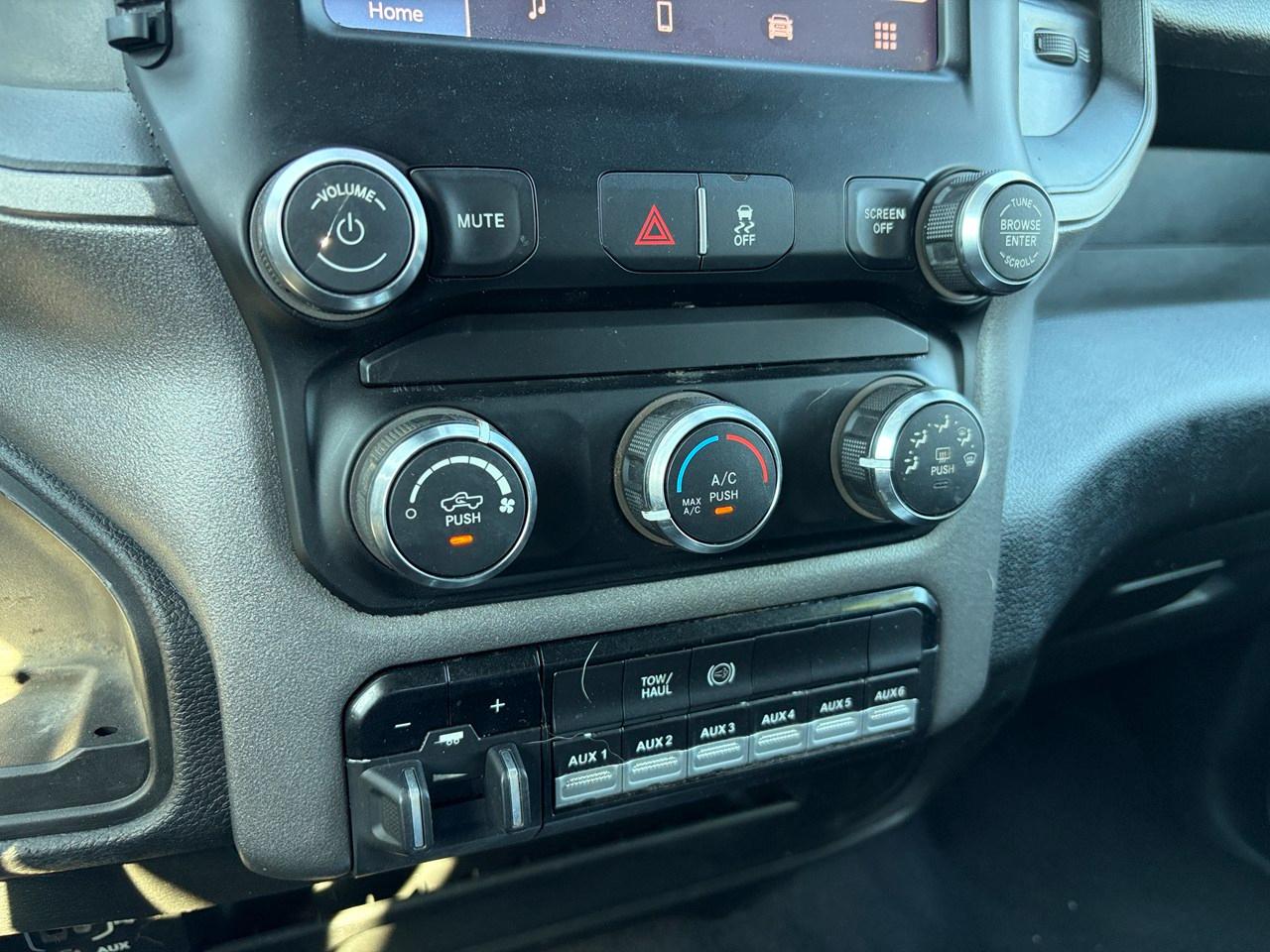 RAM 3500 Tradesman Crew Cab 4WD 2022