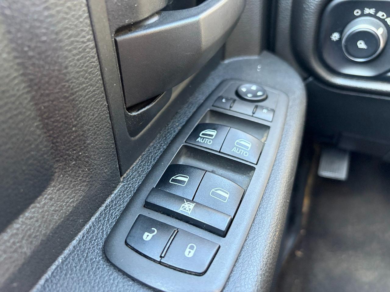 RAM 3500 Tradesman Crew Cab 4WD 2022