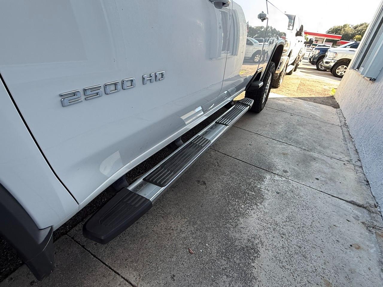 Chevrolet Silverado 2500HD LT Crew Cab Short Box 4WD 2023