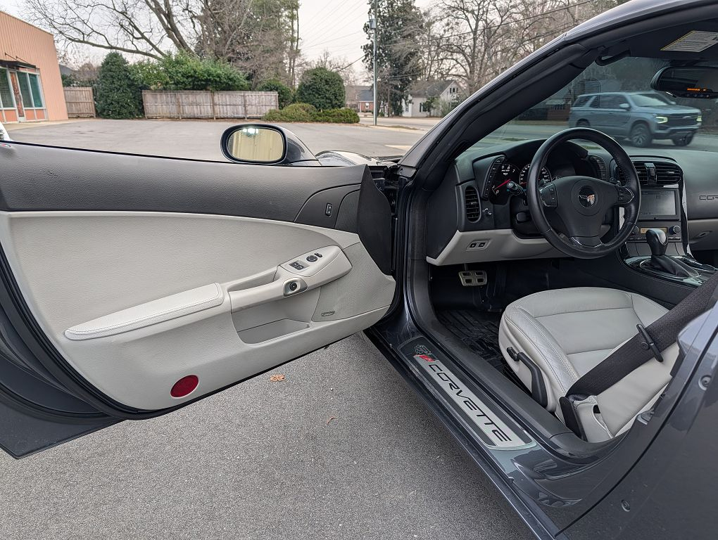 Chevrolet Corvette 2dr Cpe w/2LT 2013