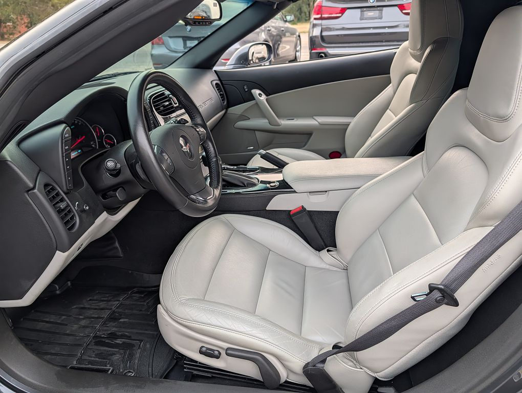 Chevrolet Corvette 2dr Cpe w/2LT 2013