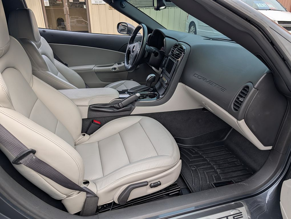 Chevrolet Corvette 2dr Cpe w/2LT 2013