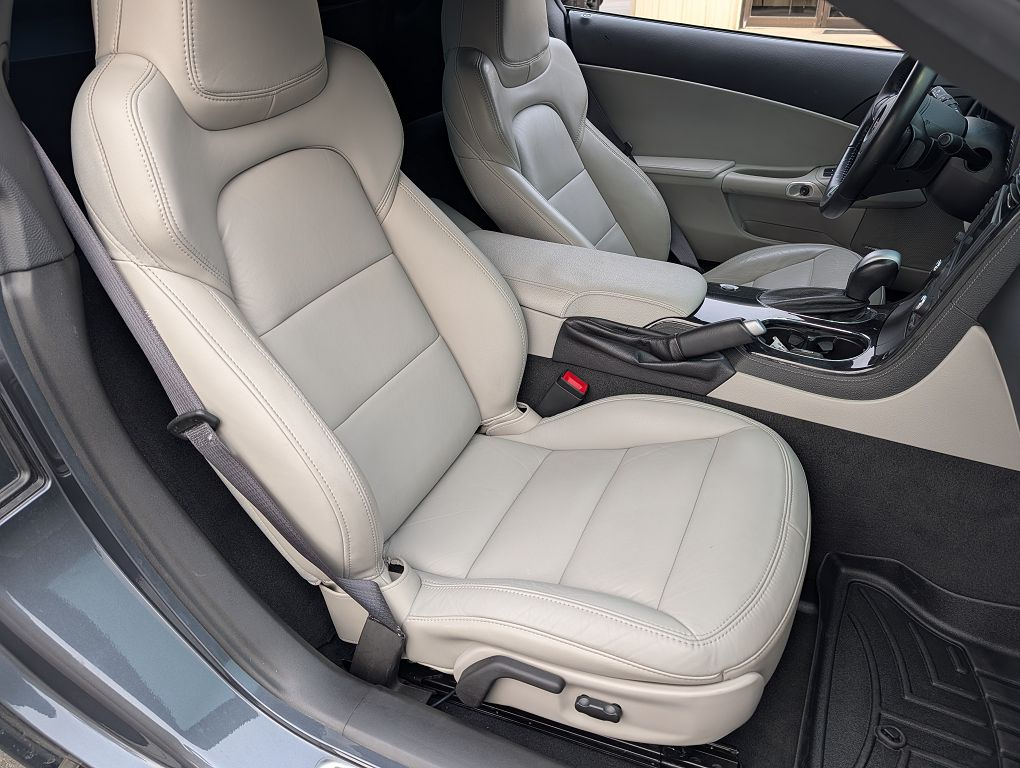 Chevrolet Corvette 2dr Cpe w/2LT 2013