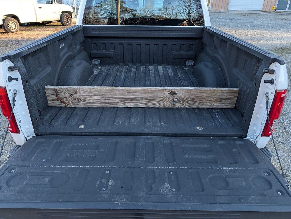 Ford F-150 4WD SuperCrew 145" XL 2016