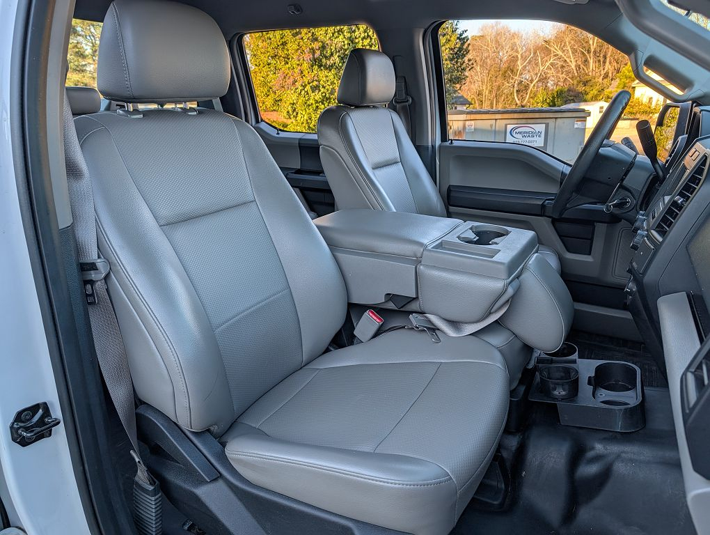 Ford F-150 4WD SuperCrew 145" XL 2016