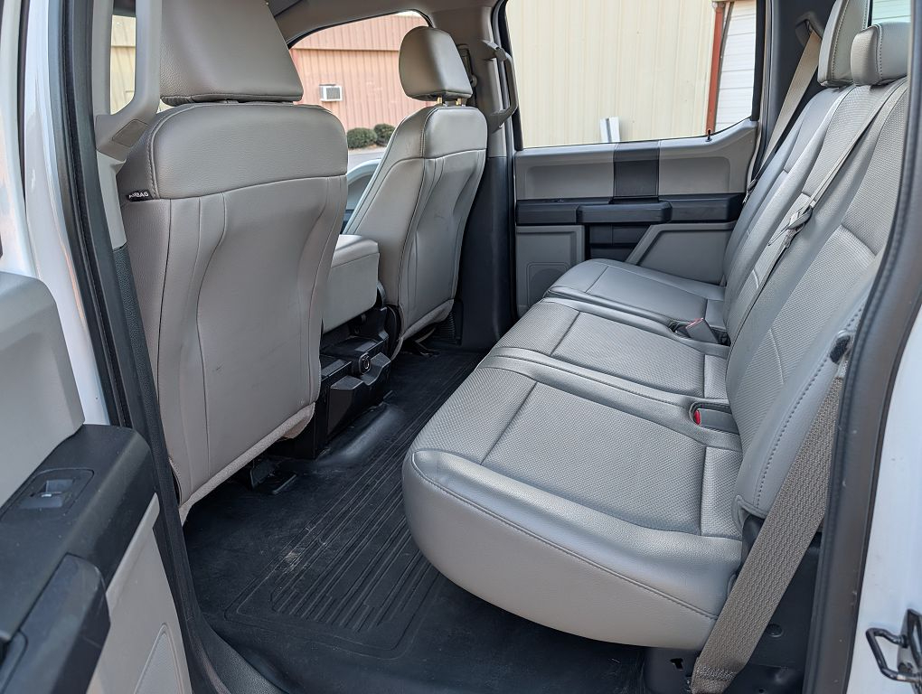 Ford F-150 4WD SuperCrew 145" XL 2016