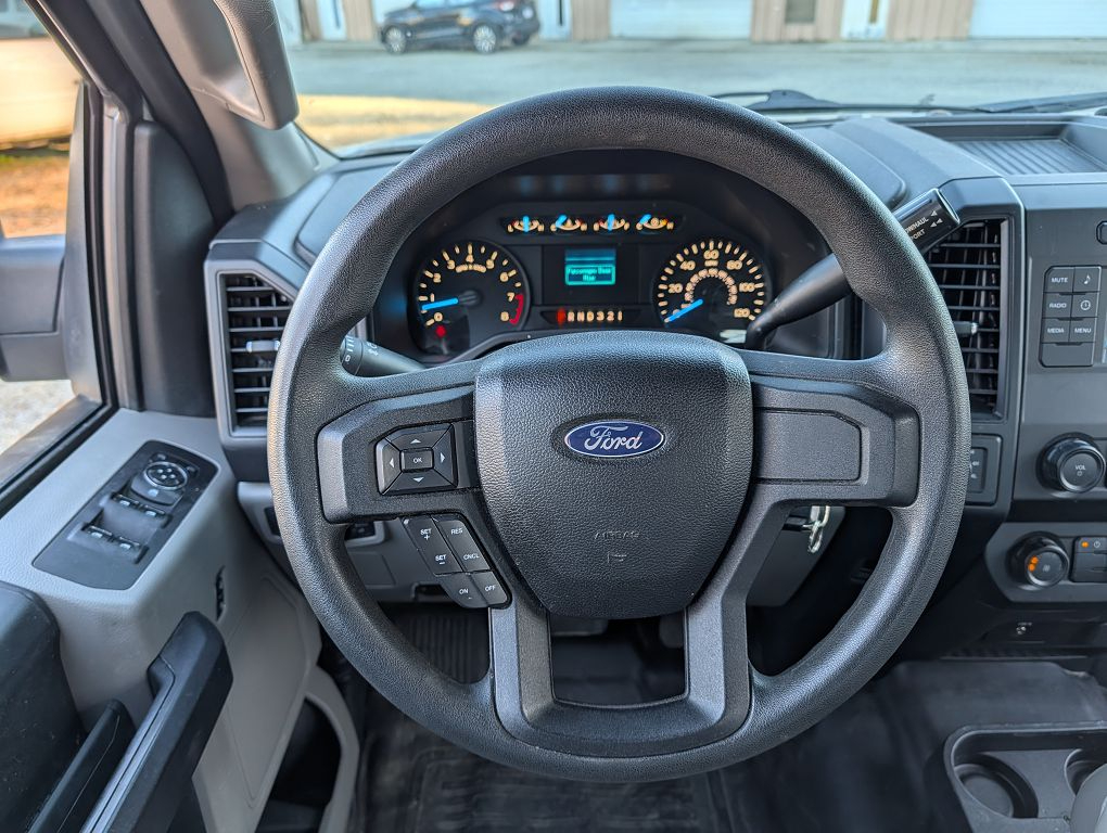 Ford F-150 4WD SuperCrew 145" XL 2016