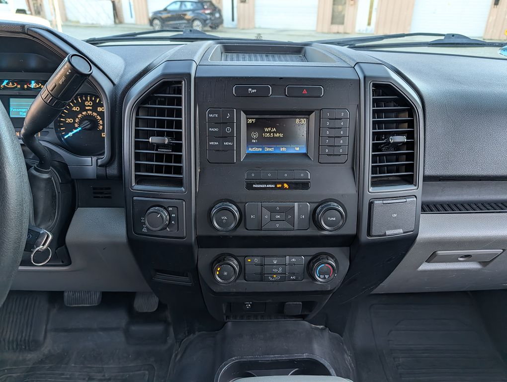 Ford F-150 4WD SuperCrew 145" XL 2016