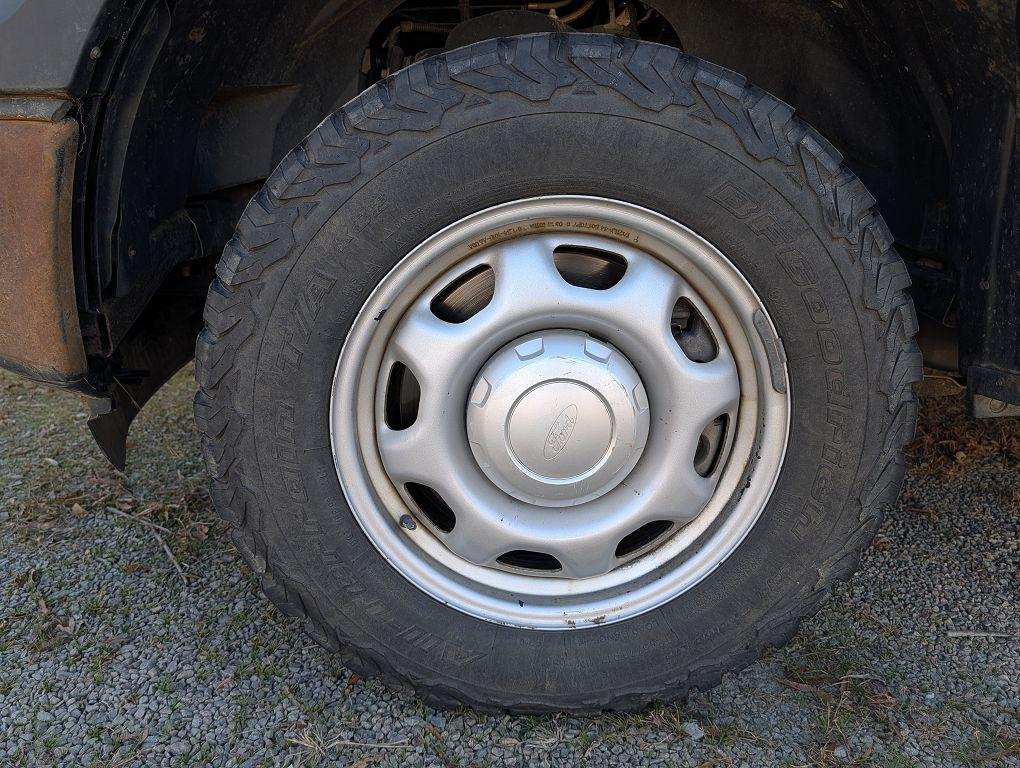 Ford F-150 4WD SuperCrew 145" XL 2016