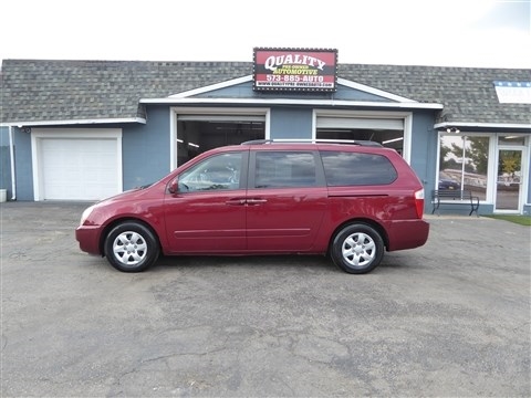 2009 Kia Sedona LX's photo