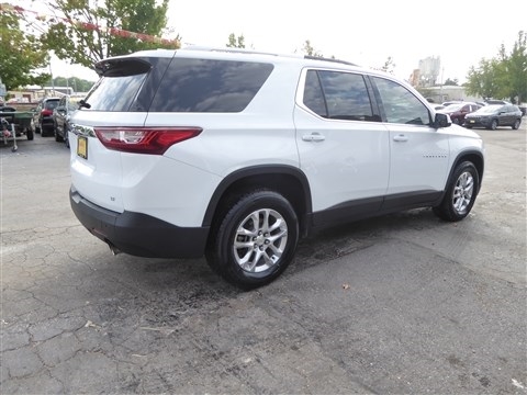 Chevrolet Traverse AWD 4dr LT Cloth w/1LT 2018 Chevrolet Traverse AWD 4dr LT Cloth w/1LT 2018