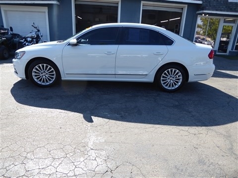 Volkswagen Passat 4dr Sdn 1.8T Auto SE 2016 Volkswagen Passat 4dr Sdn 1.8T Auto SE 2016
