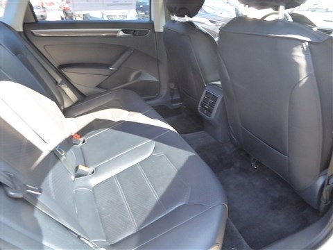 Volkswagen Passat 4dr Sdn 1.8T Auto SE 2016 Volkswagen Passat 4dr Sdn 1.8T Auto SE 2016