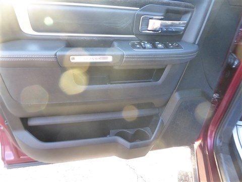 RAM 1500 Limited 4x4 Crew Cab 5'7" Box *Ltd Avail* 2018 RAM 1500 Limited 4x4 Crew Cab 5'7" Box *Ltd Avail* 2018