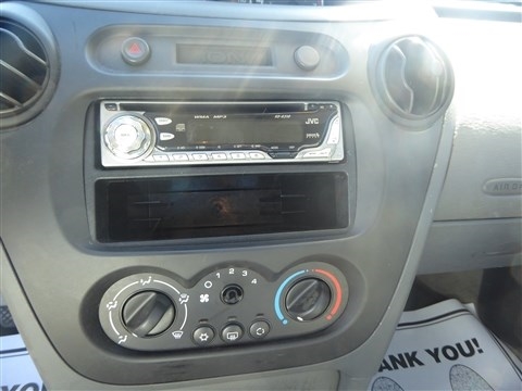 Saturn ION ION 1 4dr Sdn Auto 2005 Saturn ION ION 1 4dr Sdn Auto 2005